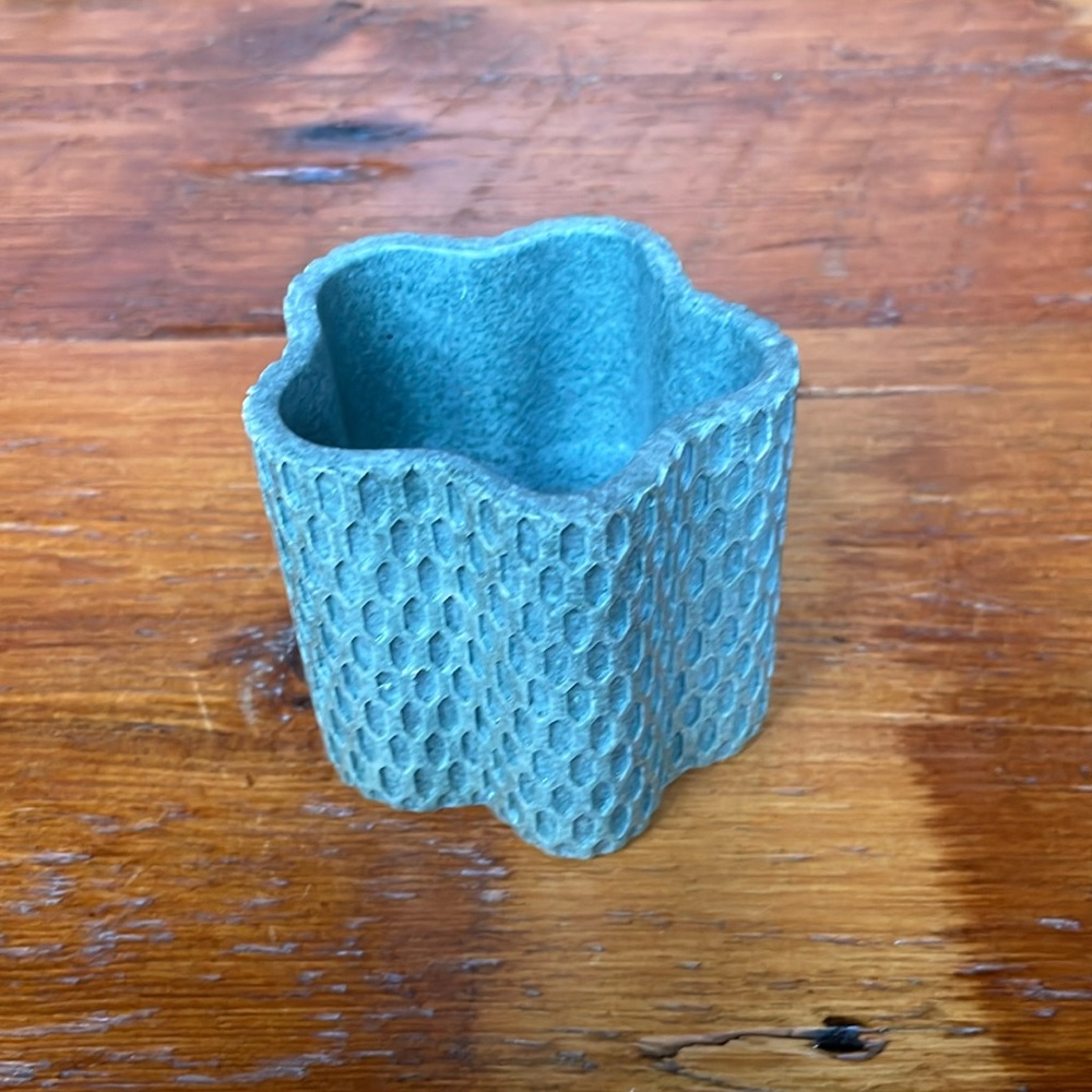 🪴Stagma Charcoal Waves Planter Made by Chive